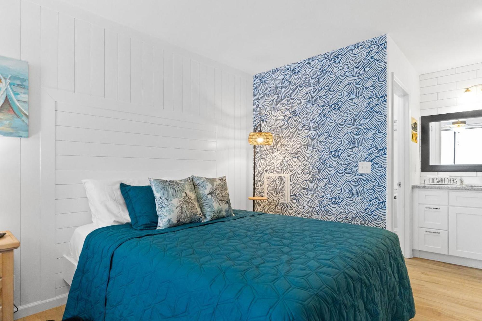 Cozy 1-Bedroom Condo With Pool Access In 오션아일랜드 비치 외부 사진