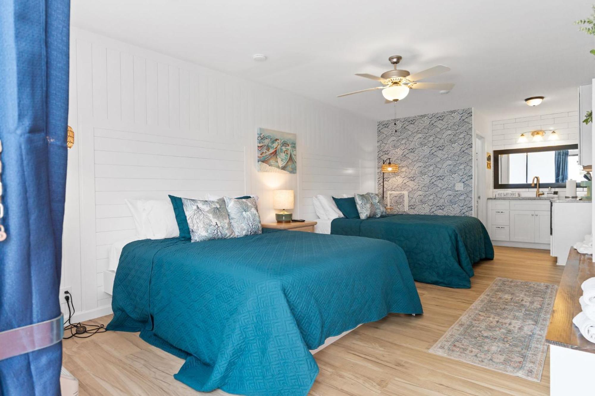 Cozy 1-Bedroom Condo With Pool Access In 오션아일랜드 비치 외부 사진